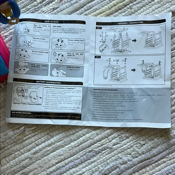 Three Fingerlings and a Playset - Picture 3 of 9